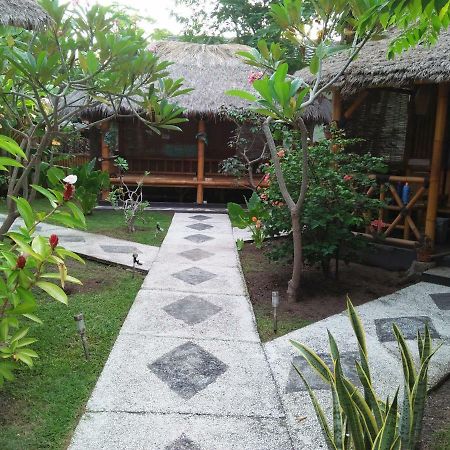 Tua Tua Keladi Bungalows Gili Islands Exterior photo