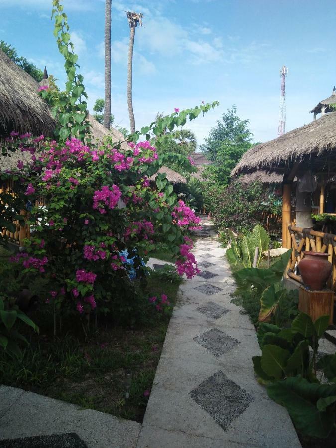 Tua Tua Keladi Bungalows Gili Islands Exterior photo