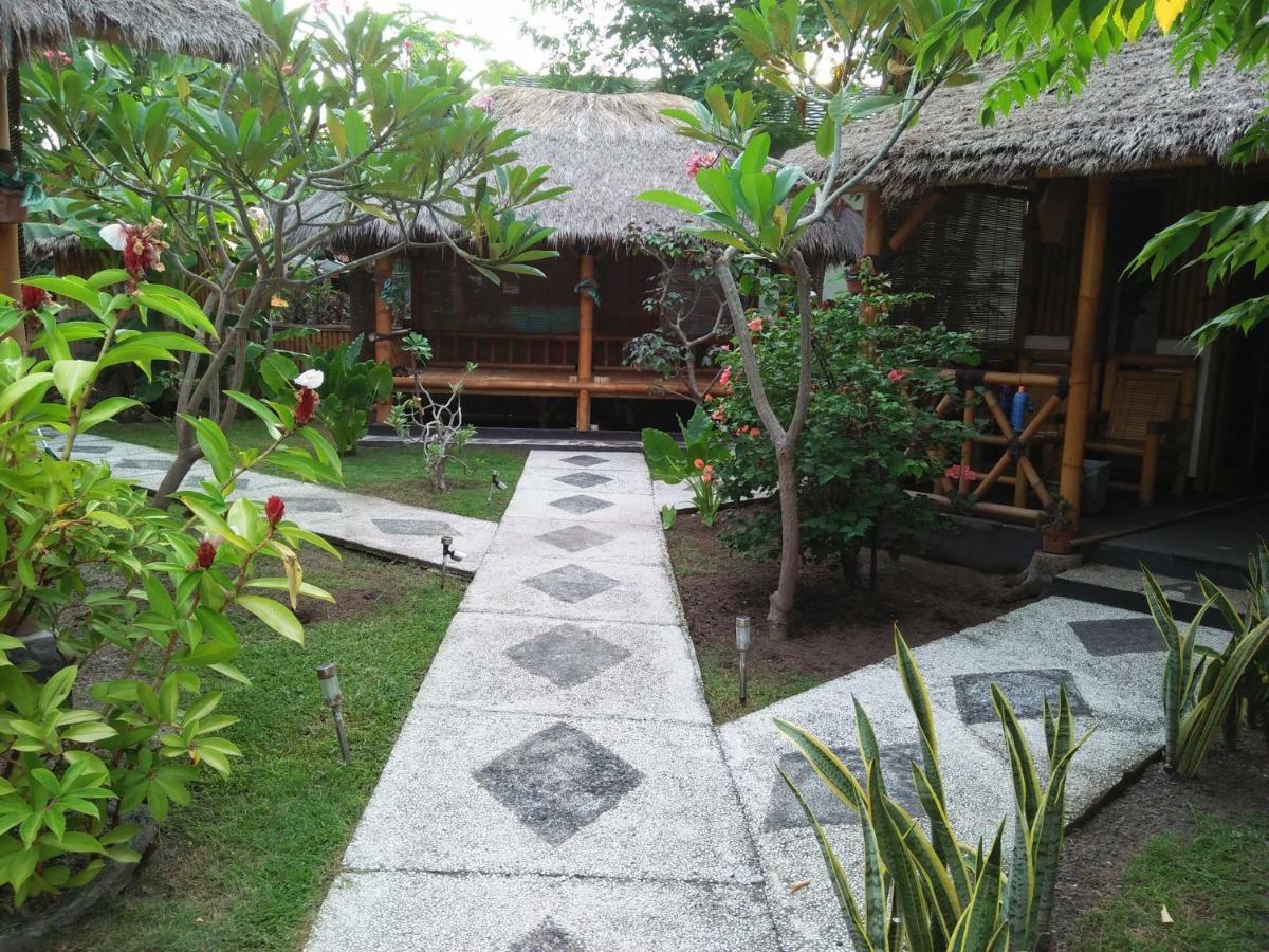 Tua Tua Keladi Bungalows Gili Islands Exterior photo